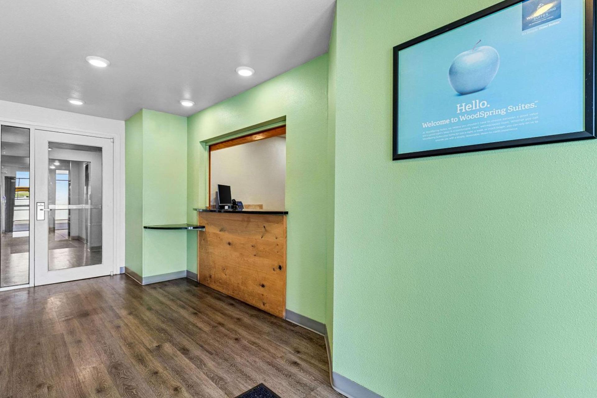 WoodSpring Suites Tulsa photo 4