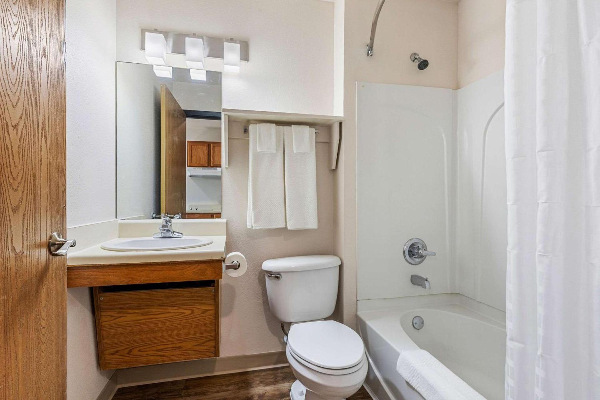 WoodSpring Suites Tulsa photo 10
