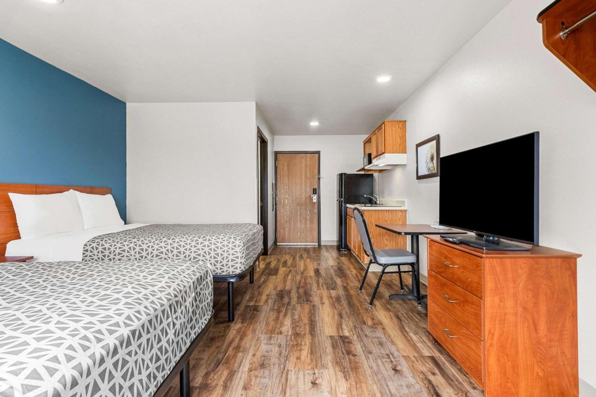 WoodSpring Suites Tulsa photo 14