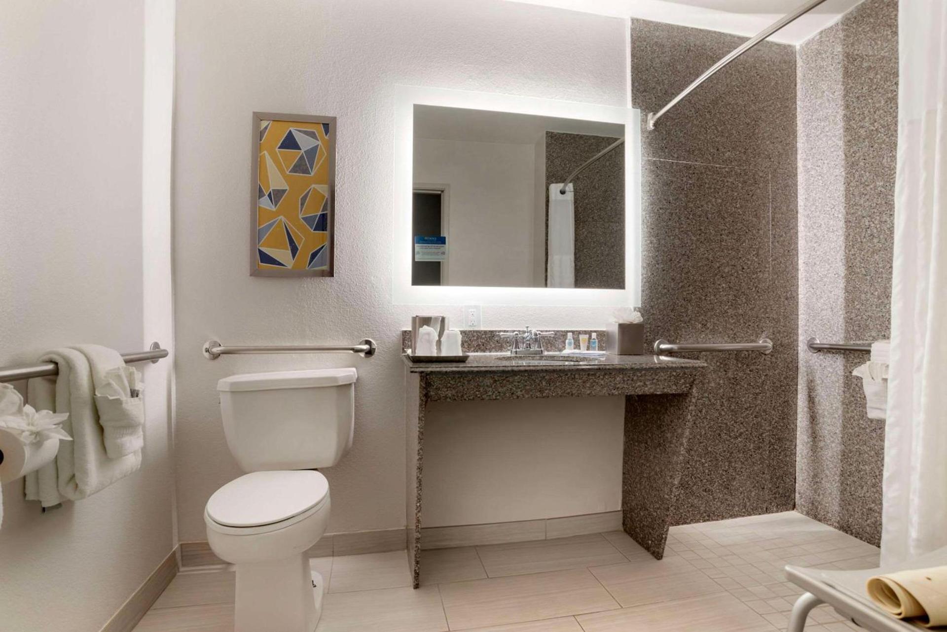 Comfort Inn & Suites New Orleans Airport North photo 7