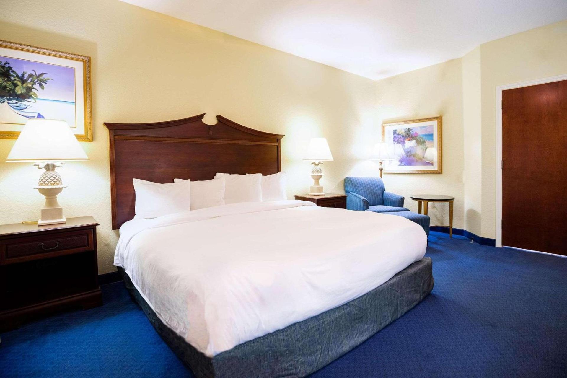 Radisson Resort at the Port photo 4