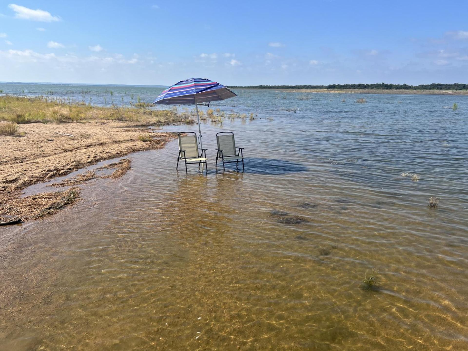 Oasis Lake Buchanan photo 54