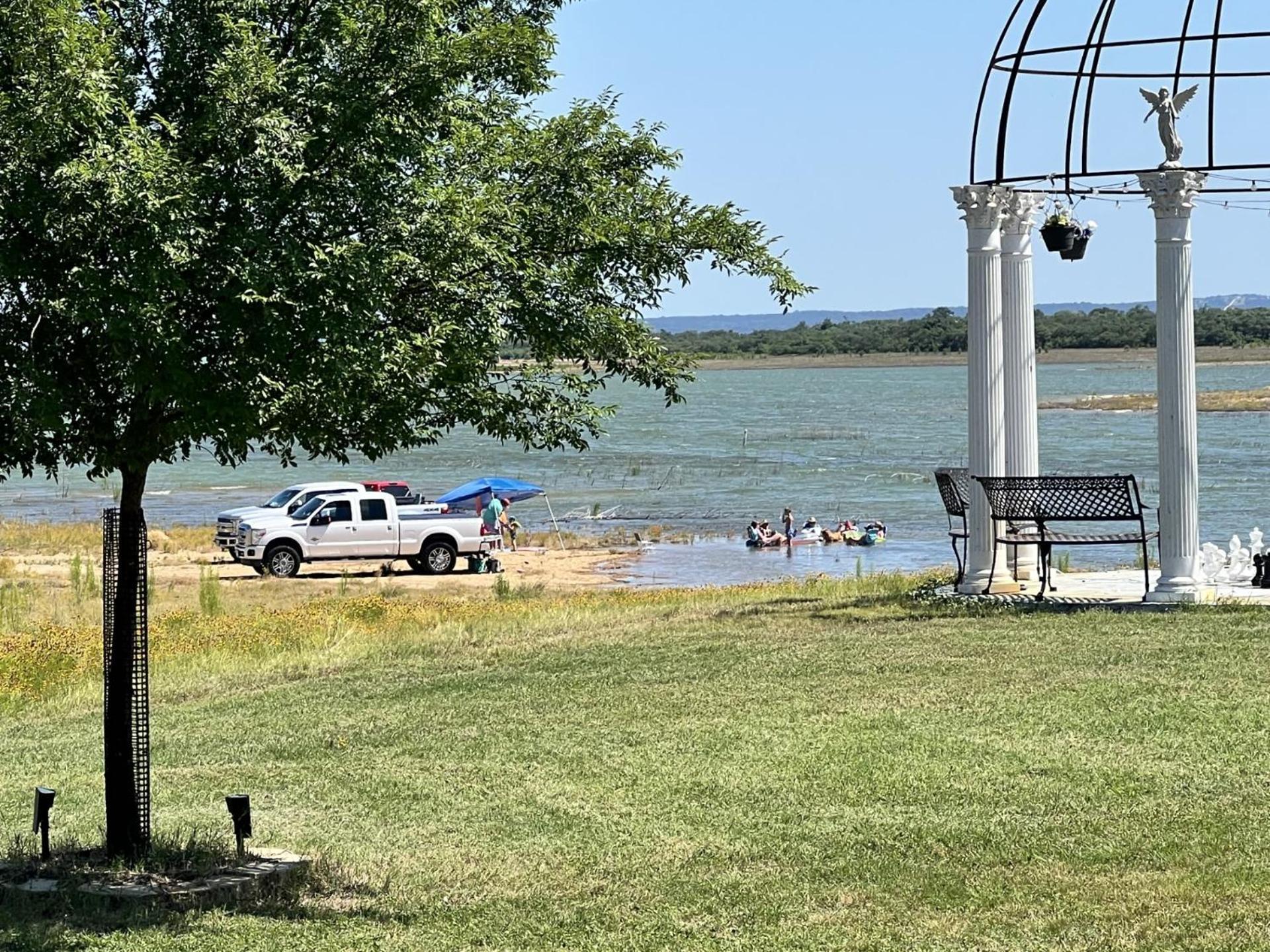 Oasis Lake Buchanan photo 2
