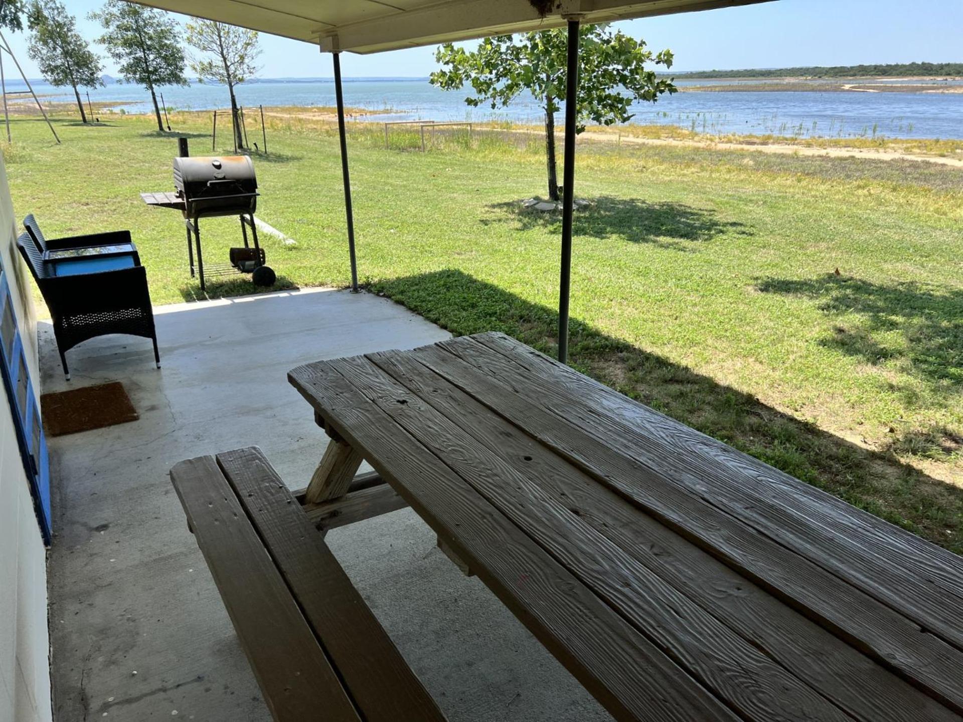 Oasis Lake Buchanan photo 47