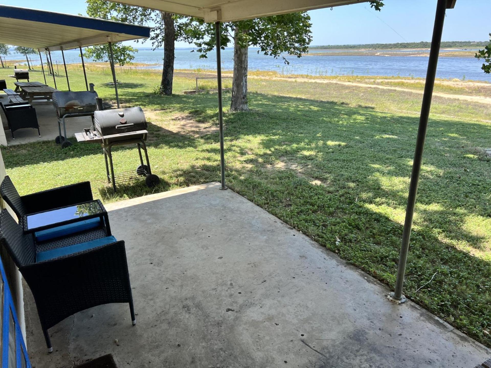 Oasis Lake Buchanan photo 49