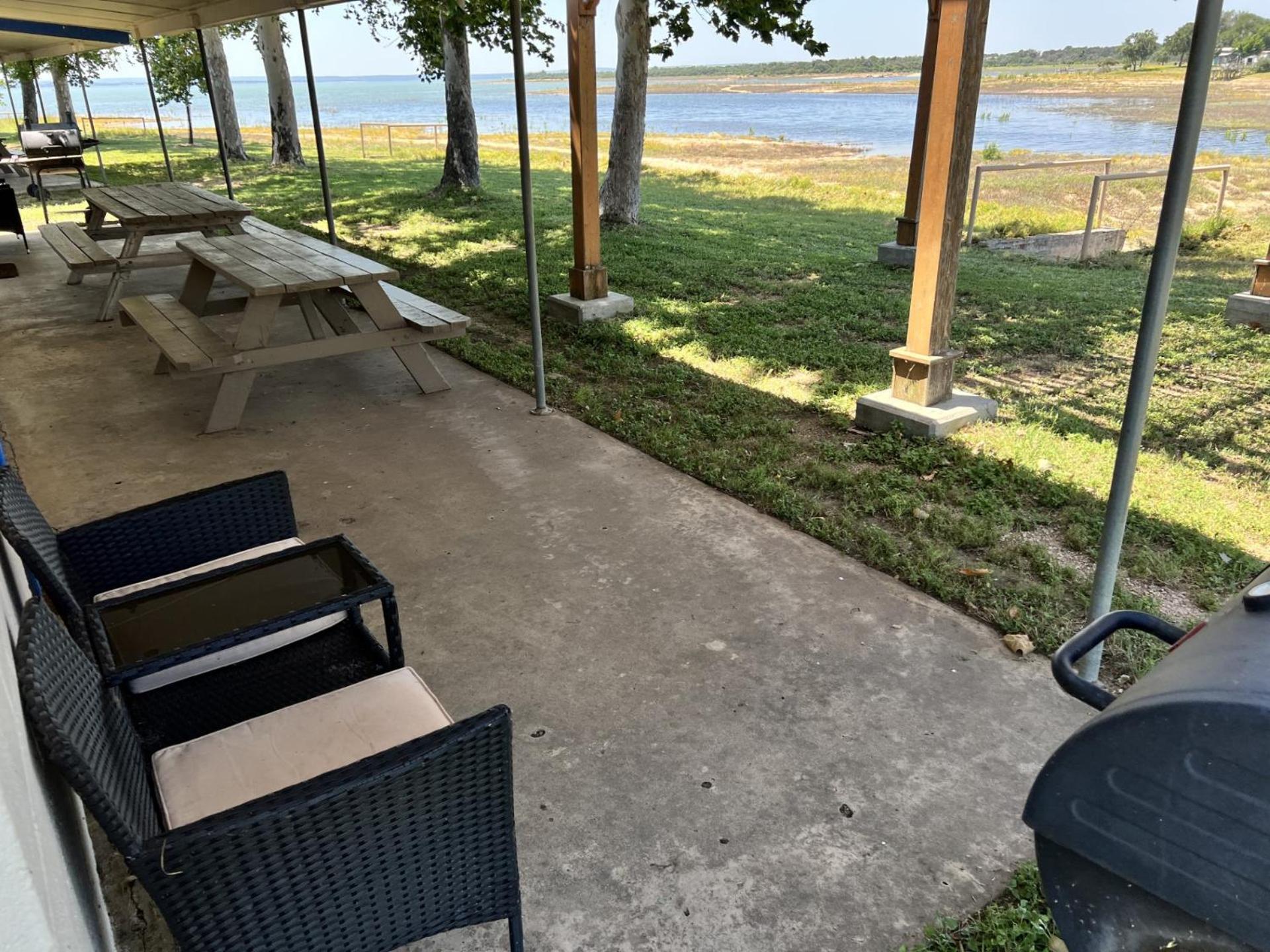 Oasis Lake Buchanan photo 52