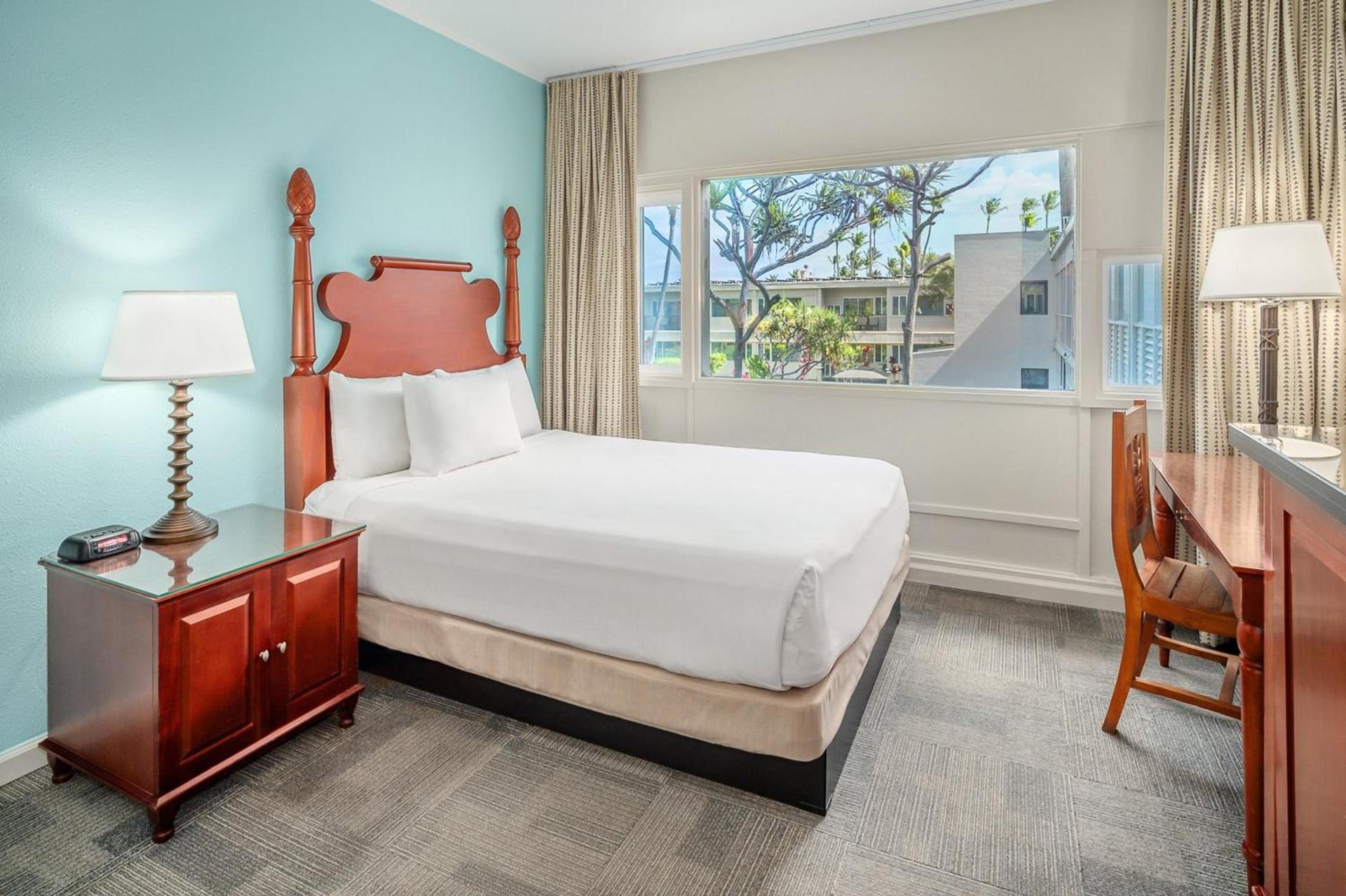 Maui Beach Hotel photo 28