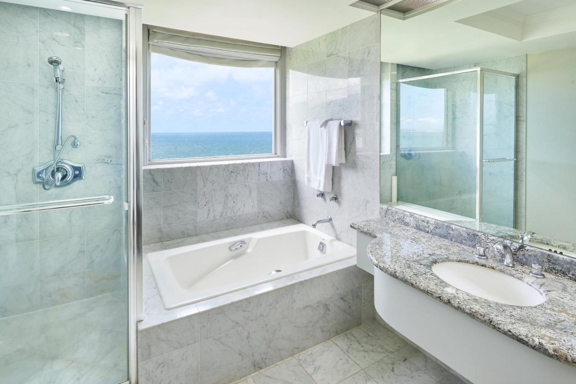 Maui Beach Hotel photo 44