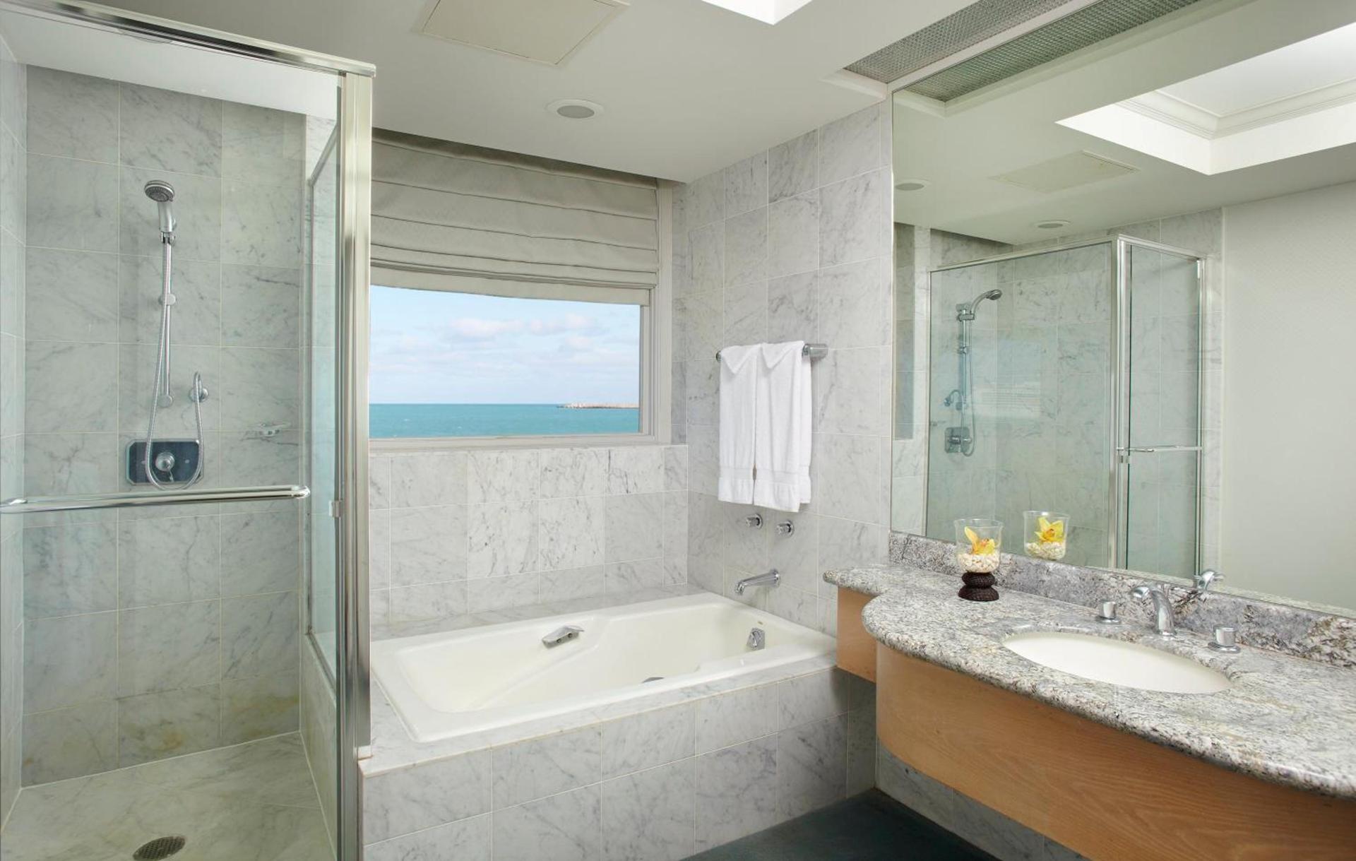 Maui Beach Hotel photo 45