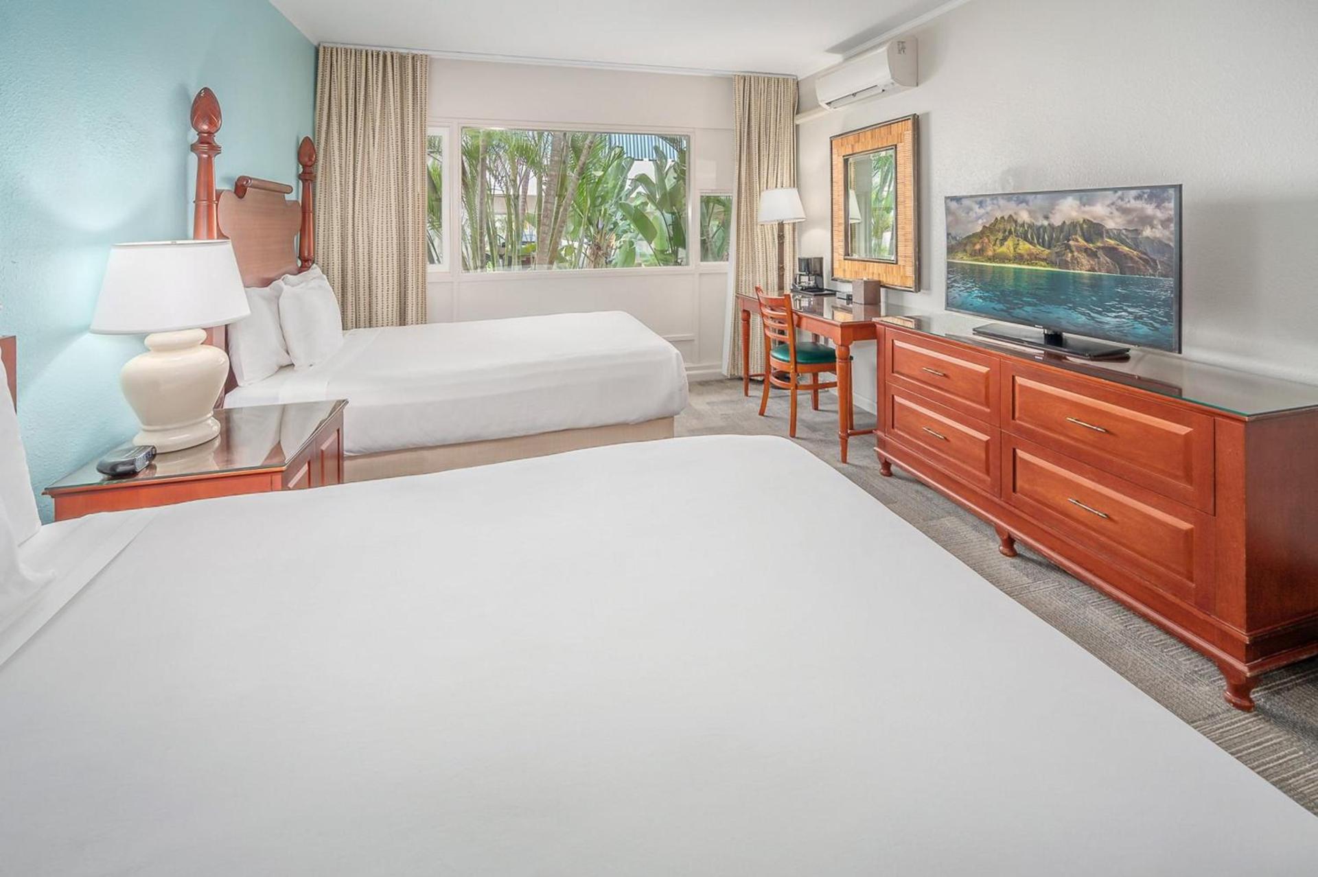 Maui Beach Hotel photo 38