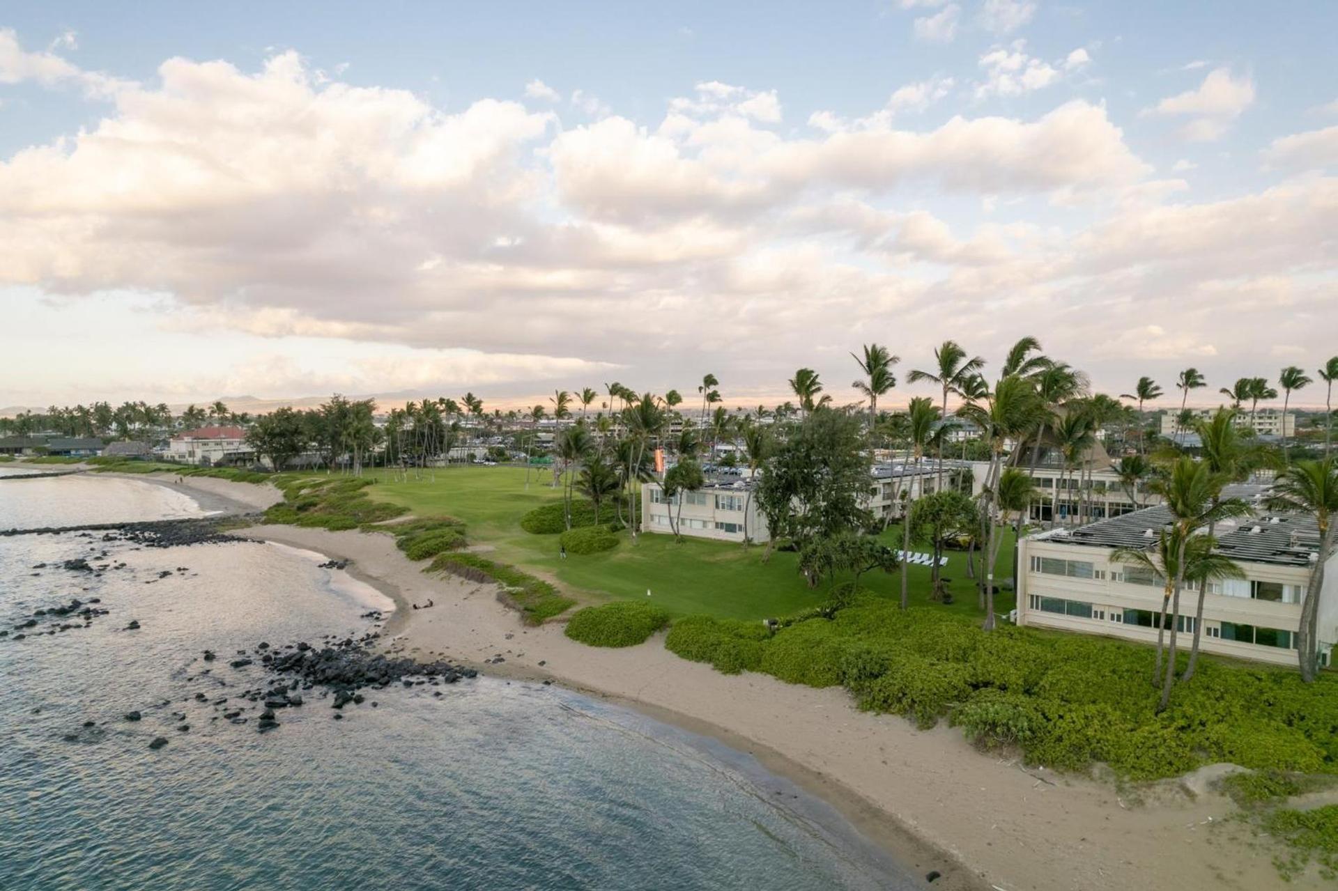 Maui Beach Hotel photo 77