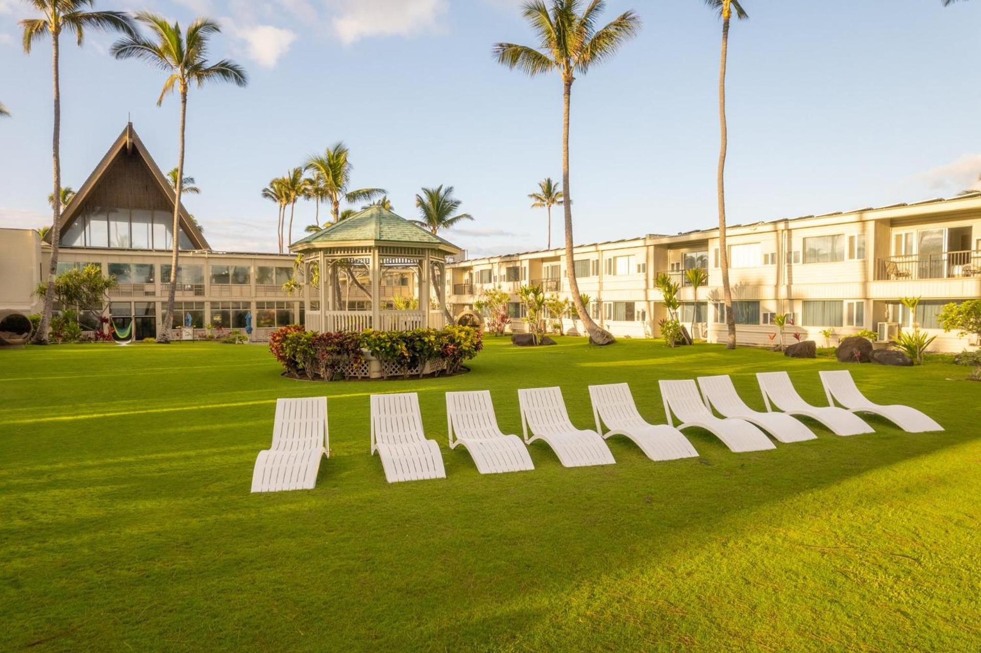 Maui Beach Hotel photo 81