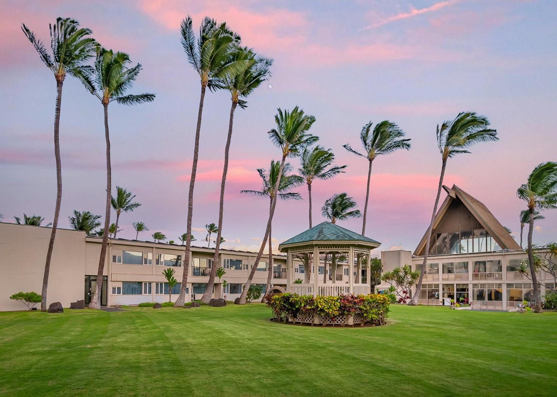 Maui Beach Hotel photo 95