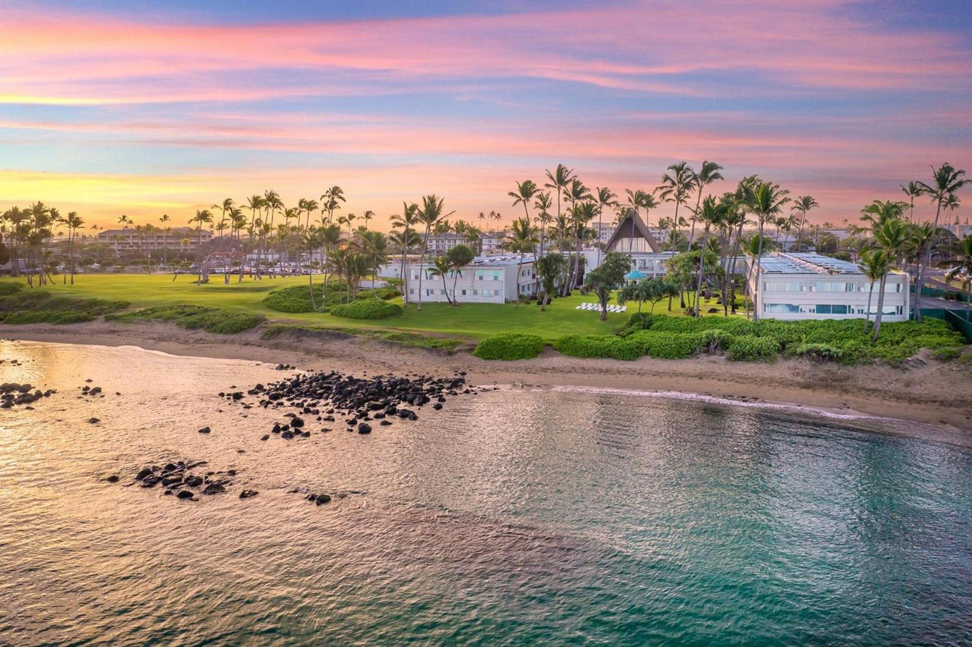 Maui Beach Hotel photo 61