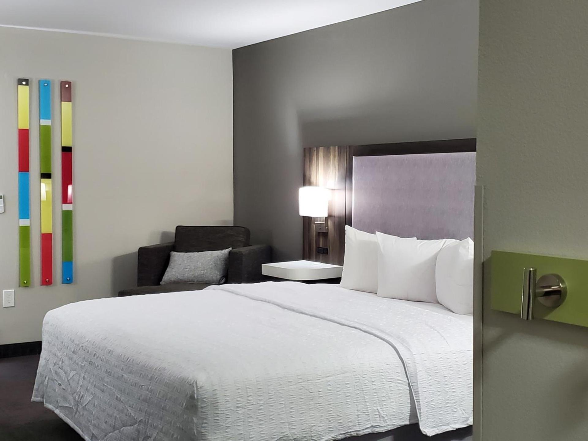 Hampton Inn Olathe photo 10