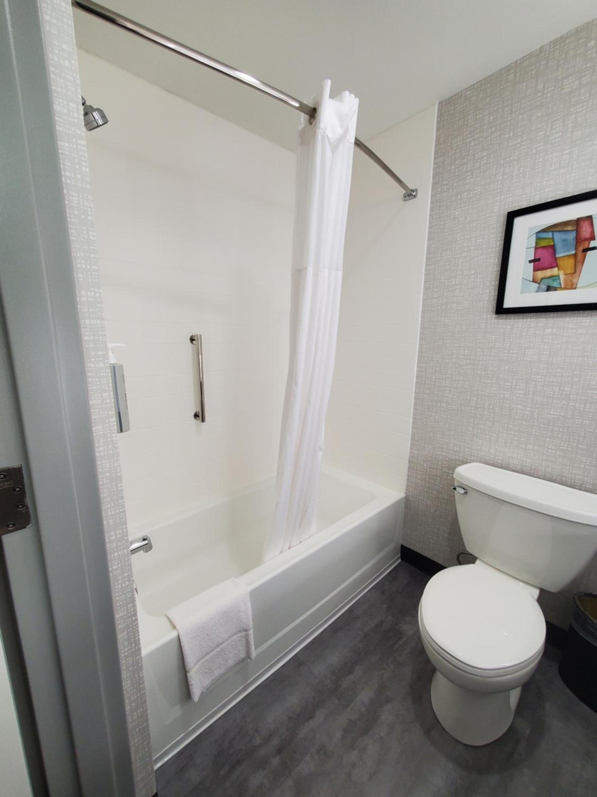 Hampton Inn Olathe photo 38