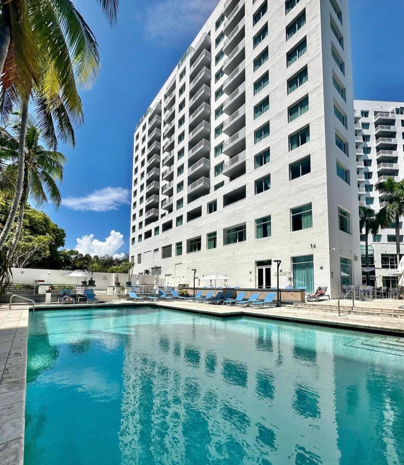 GalleryOne Doubletree Hilton GC Turtle Cove photo 2