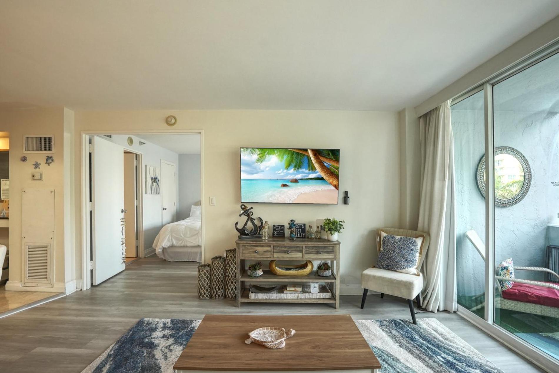 GalleryOne Doubletree Hilton GC Turtle Cove photo 9