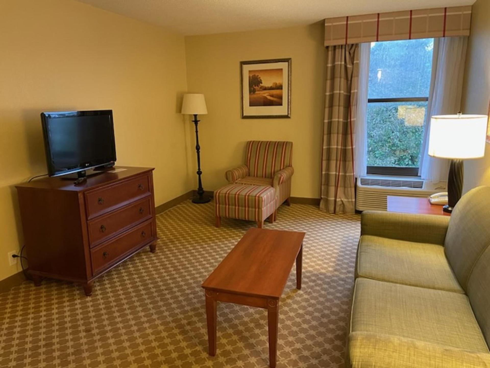 Quality Inn & Suites photo 2
