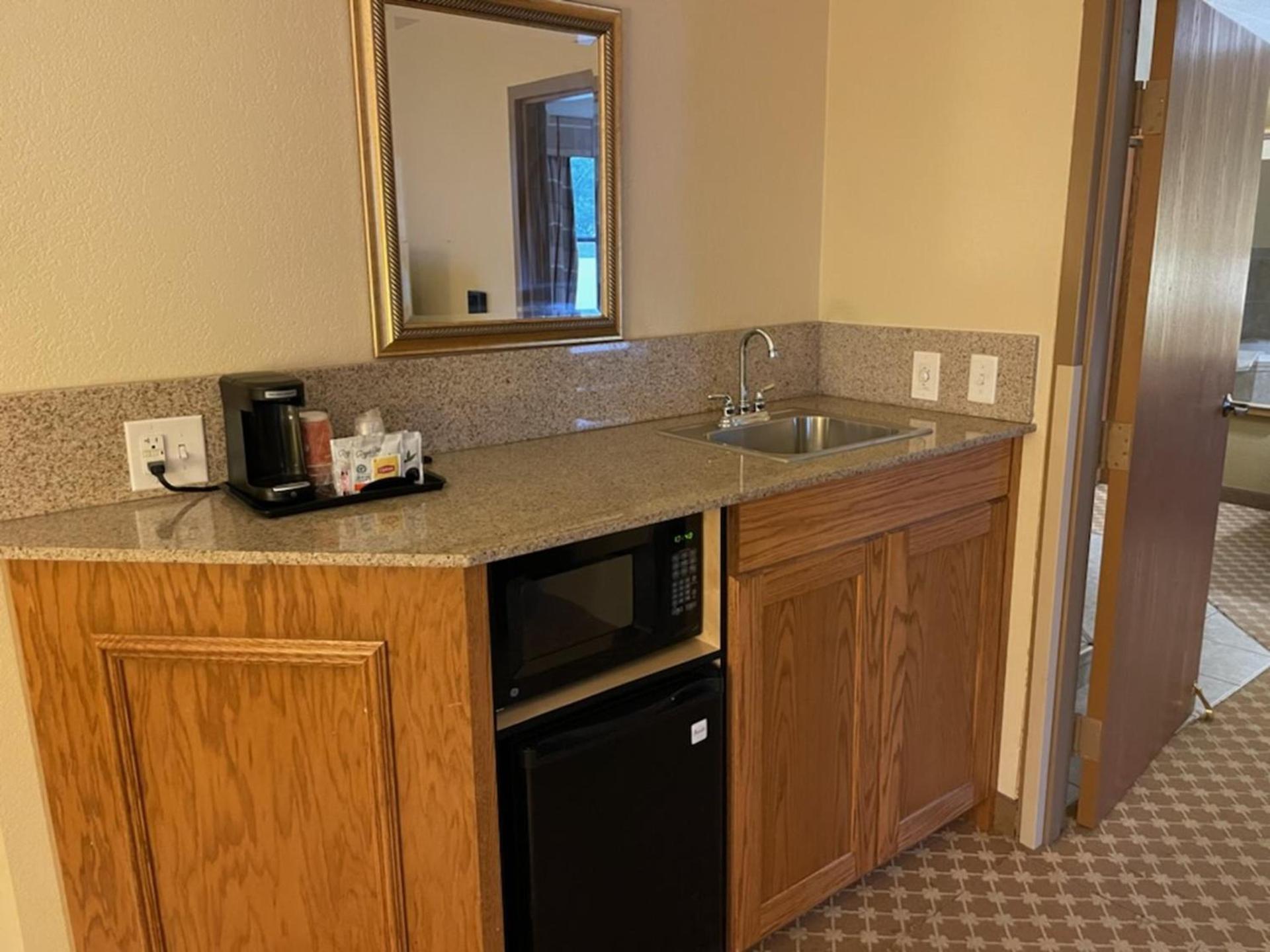 Quality Inn & Suites photo 39