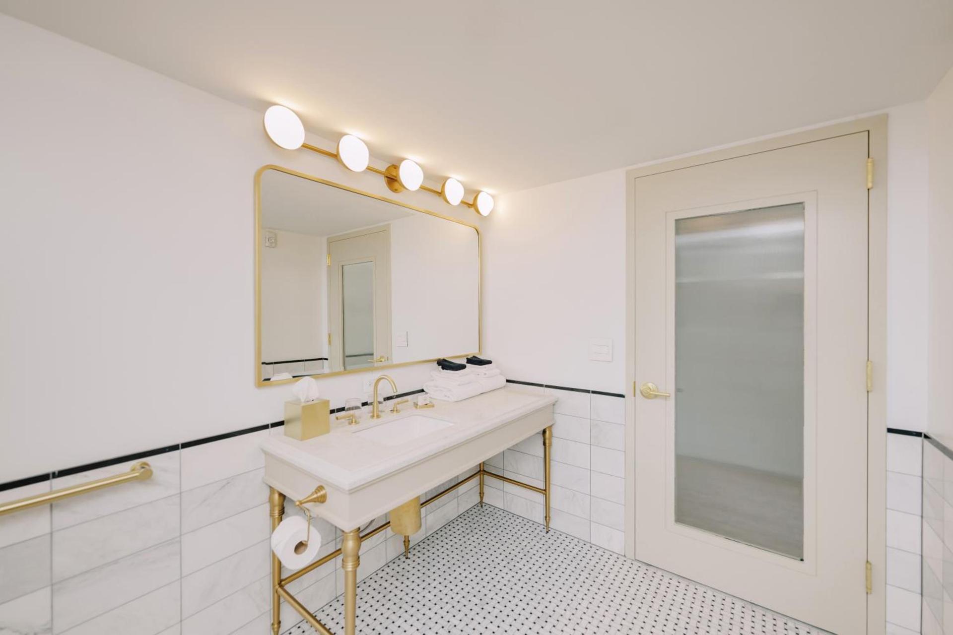 Hotel Heron Alexandria Old Town, Curio Collection by Hilton photo 40