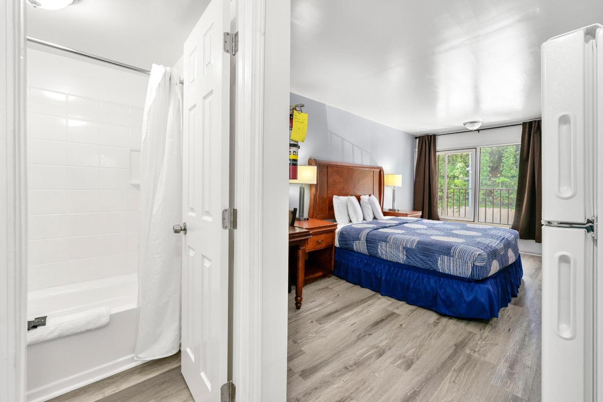 Budgetel Inn and Suites photo 38