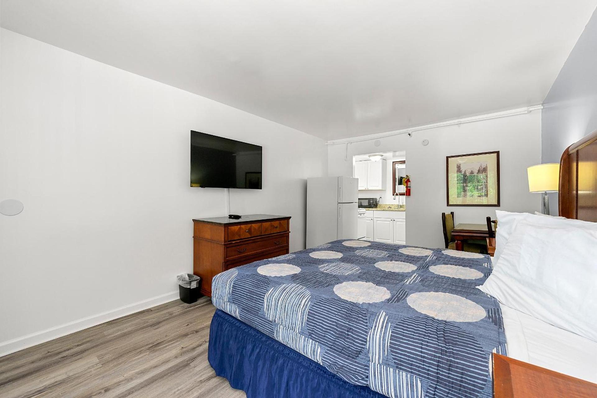 Budgetel Inn and Suites photo 36
