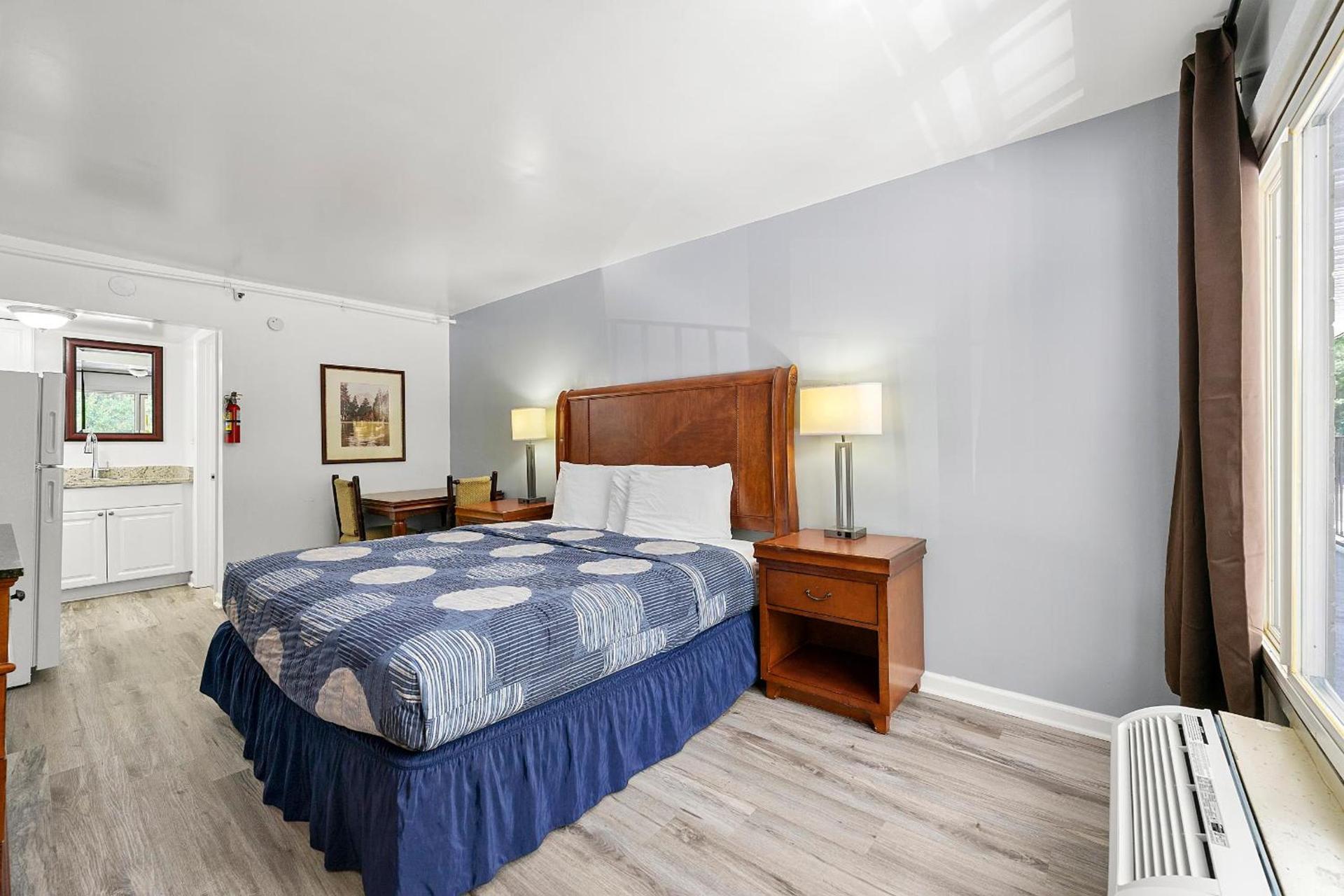 Budgetel Inn and Suites photo 35