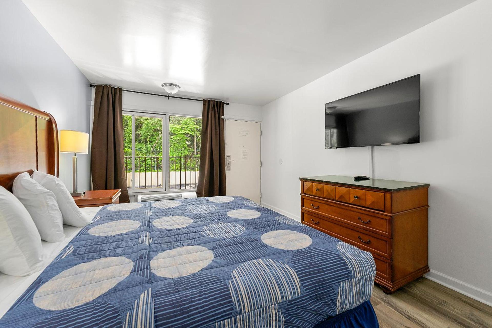 Budgetel Inn and Suites photo 32