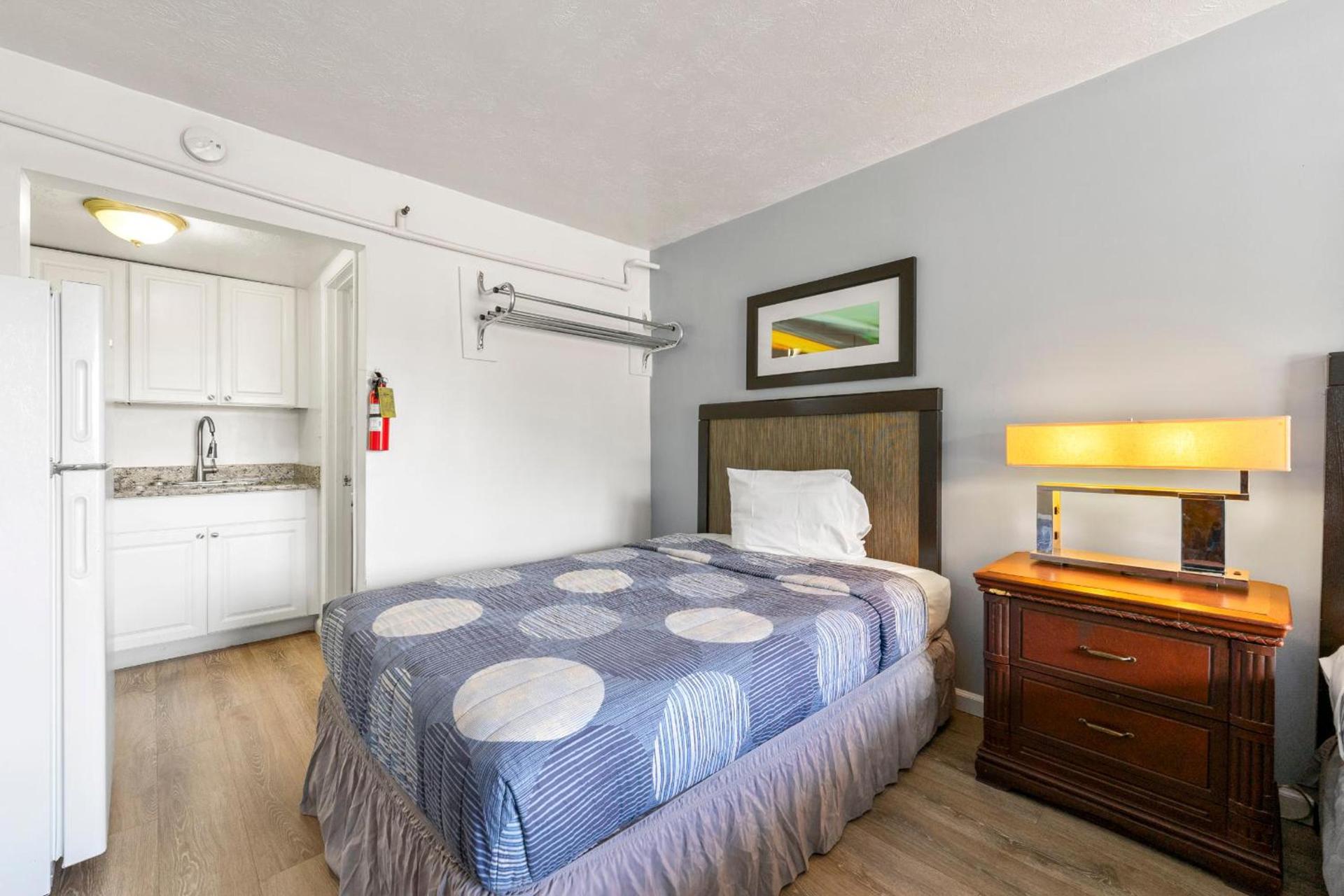 Budgetel Inn and Suites photo 26