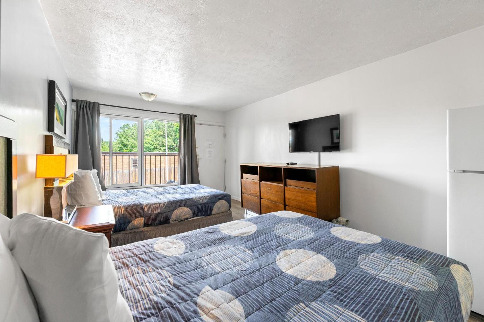 Budgetel Inn and Suites photo 28