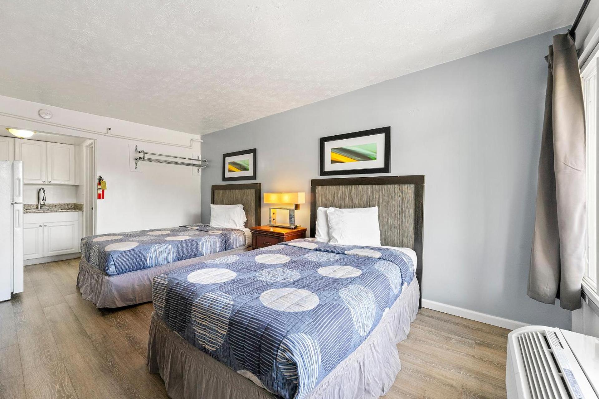 Budgetel Inn and Suites photo 6