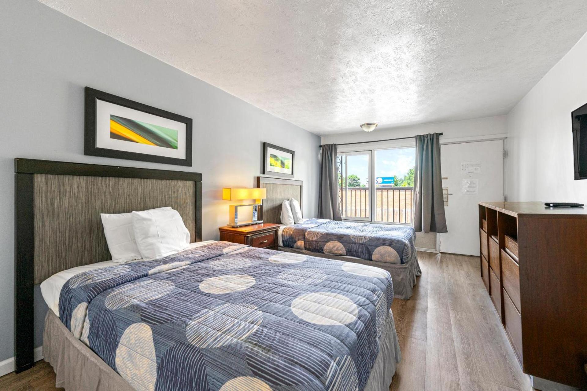 Budgetel Inn and Suites photo 5