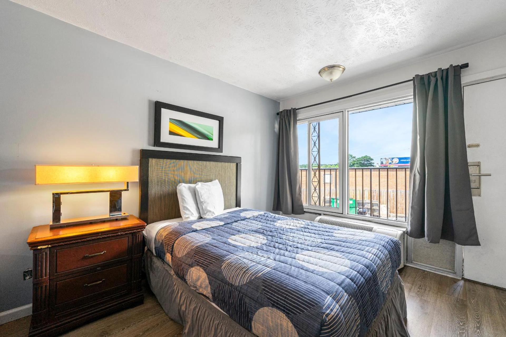 Budgetel Inn and Suites photo 41