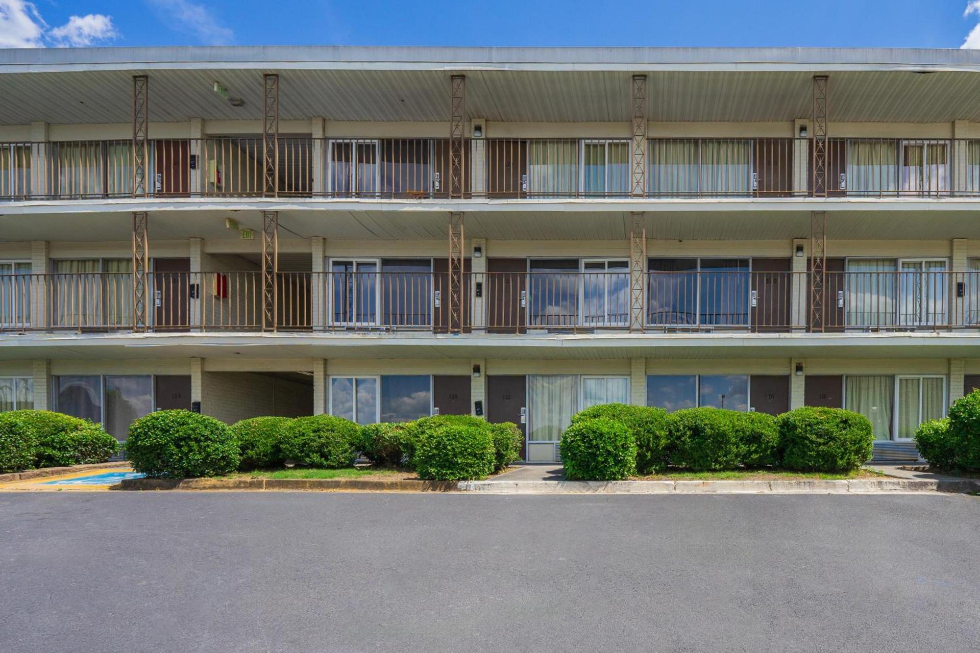 Budgetel Inn and Suites photo 18