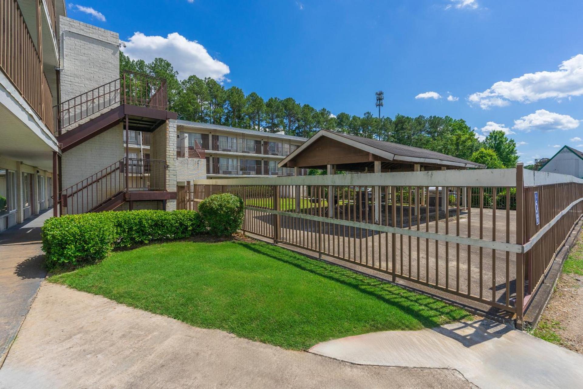 Budgetel Inn and Suites photo 13