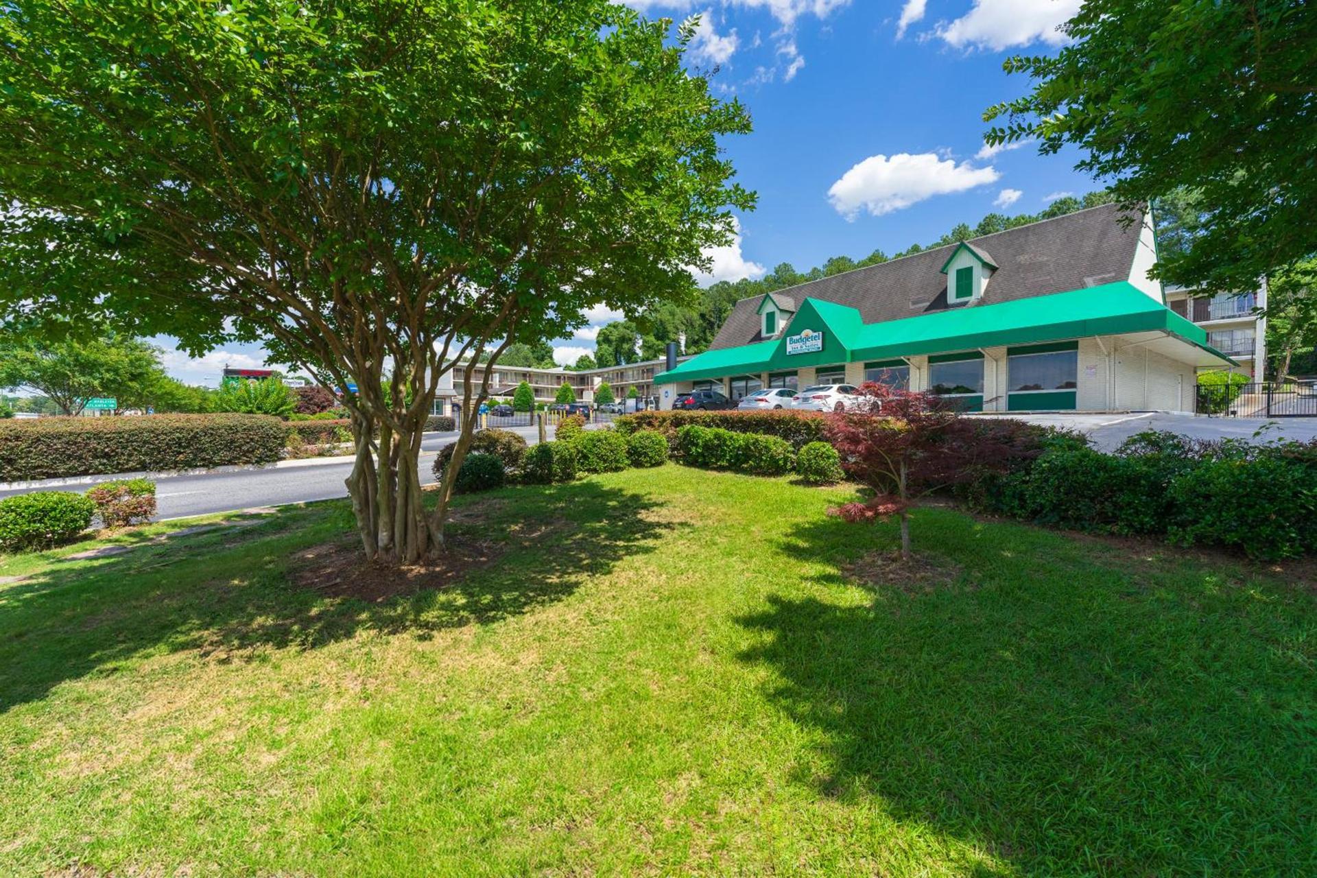Budgetel Inn and Suites photo 11