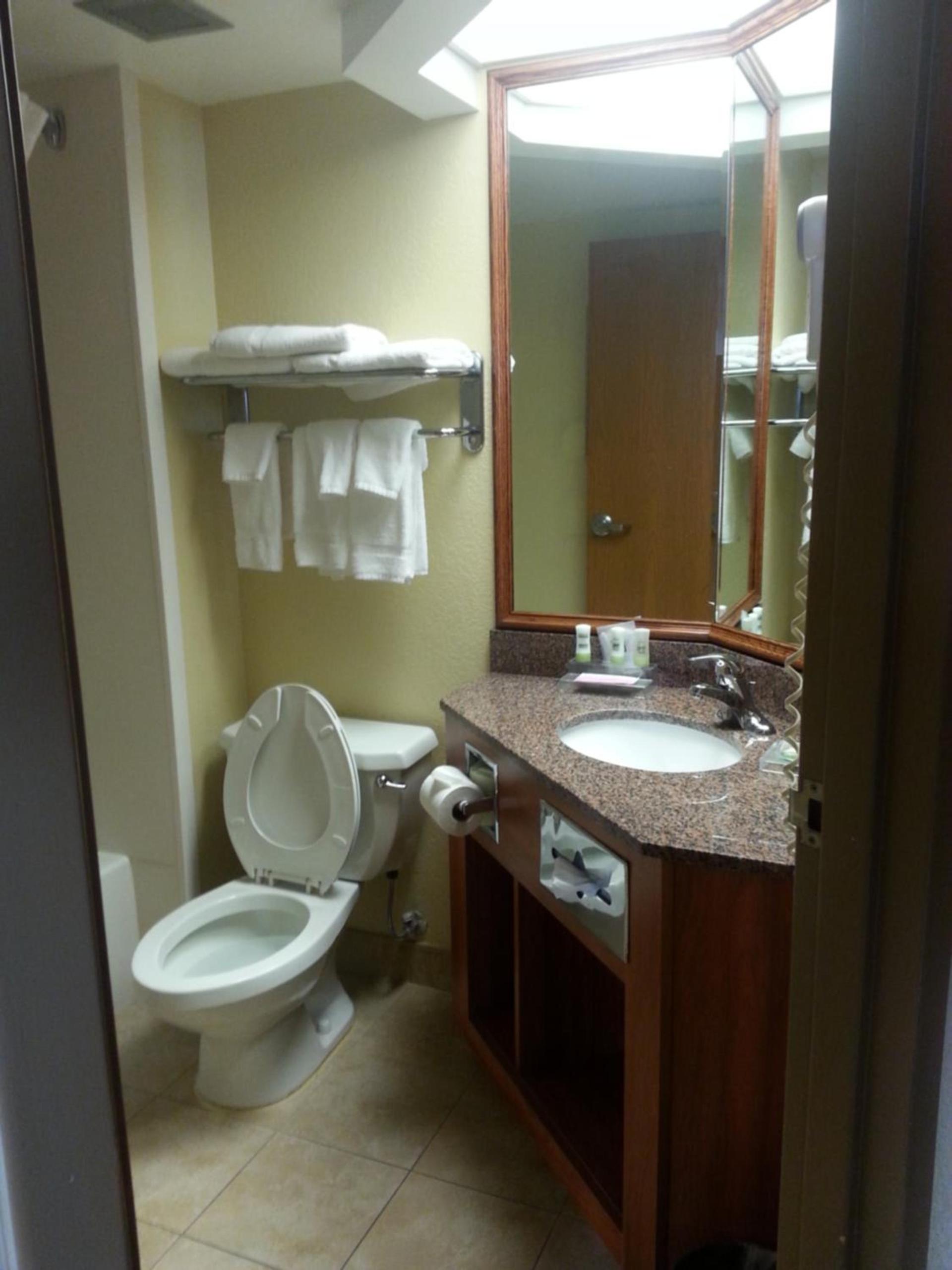 Quality Inn & Suites photo 23