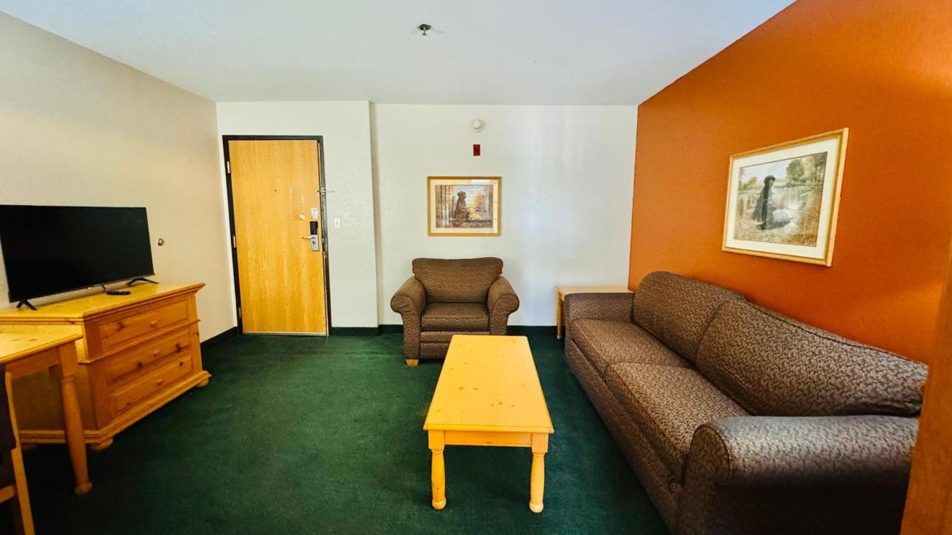 Regency Inn and Suites photo 64
