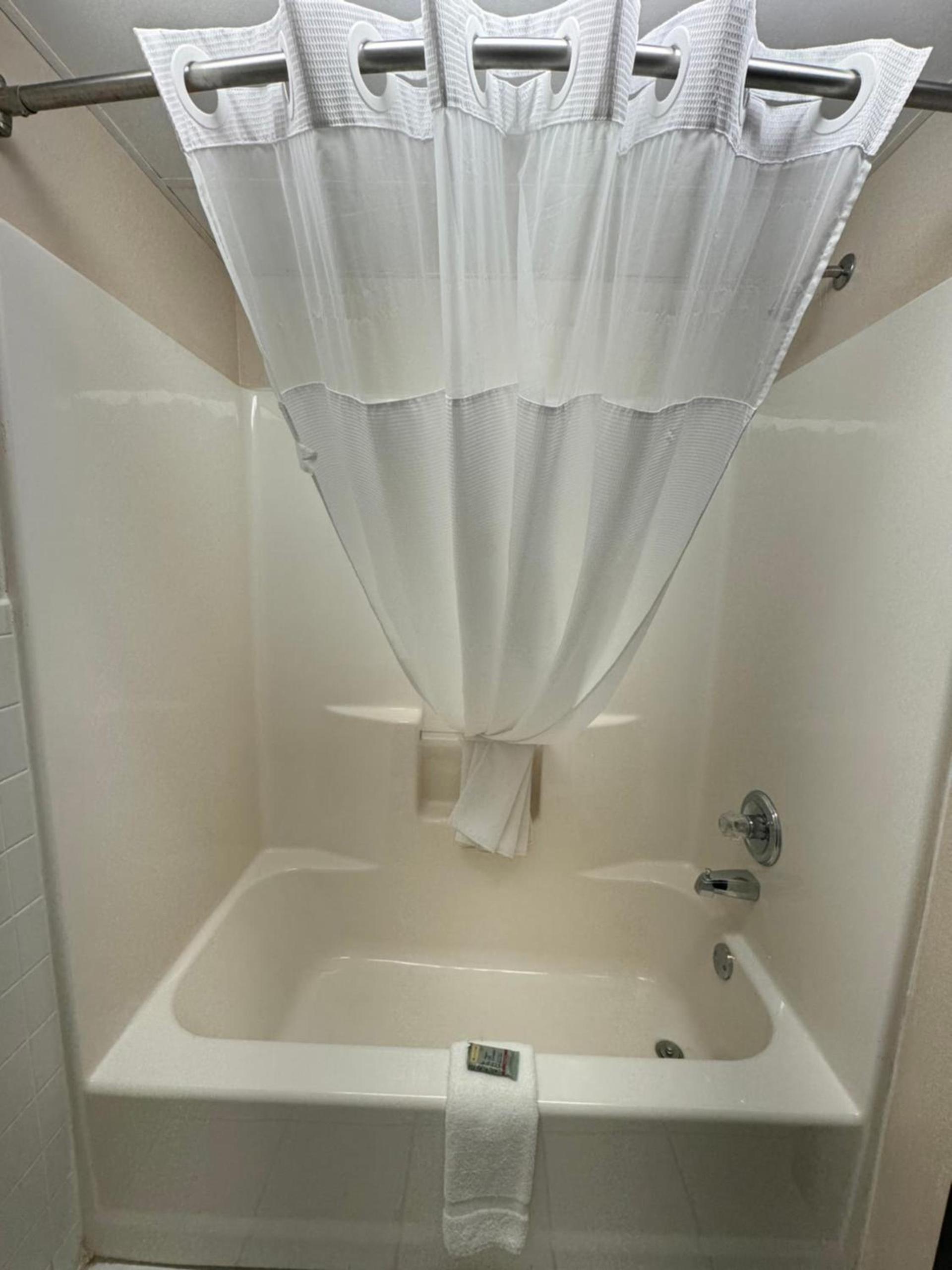 Regency Inn and Suites photo 57