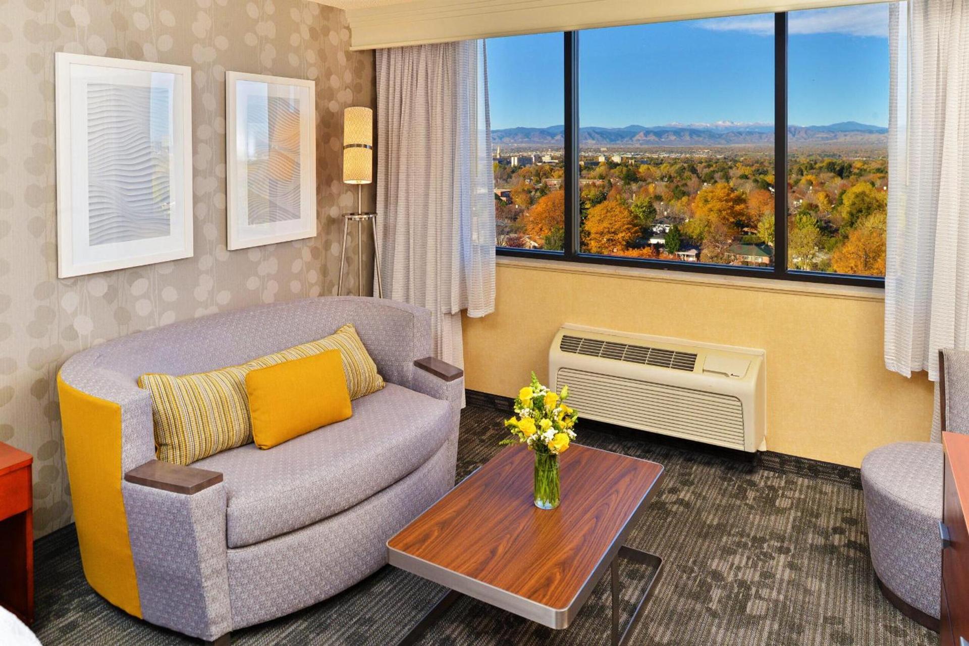 Courtyard by Marriott Denver Cherry Creek photo 2