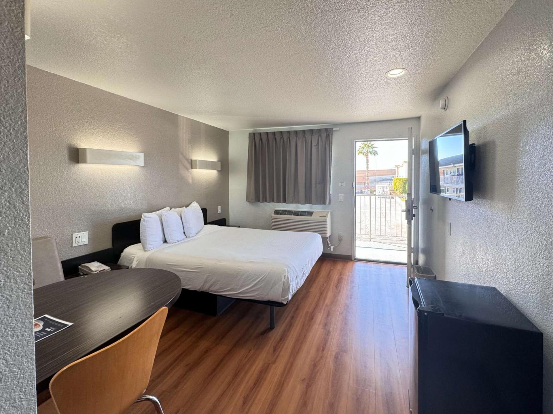 Motel 6 Ontario, CA - Airport photo 7