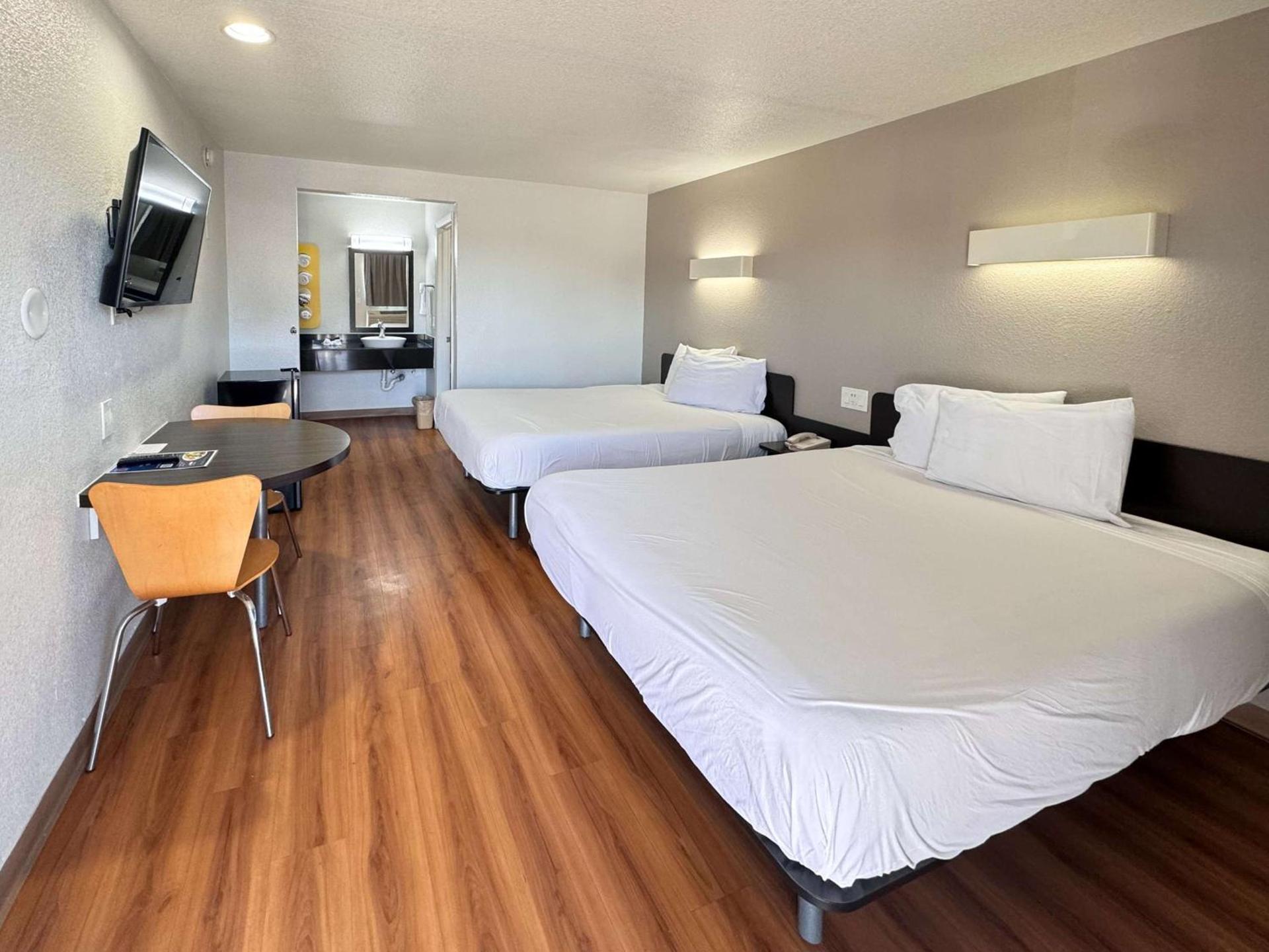 Motel 6 Ontario, CA - Airport photo 18
