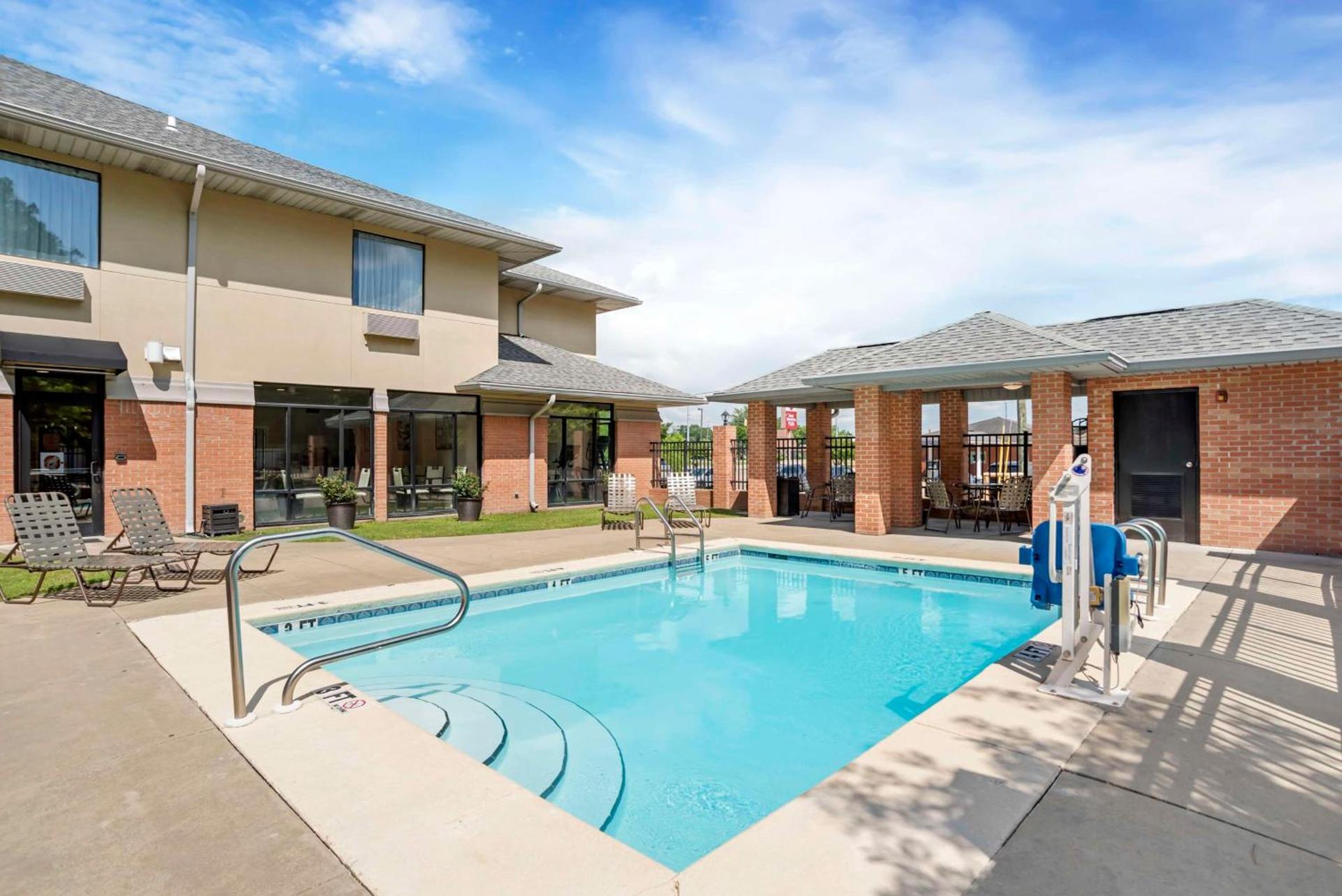 Best Western Plus Two Rivers Hotel & Suites photo 3