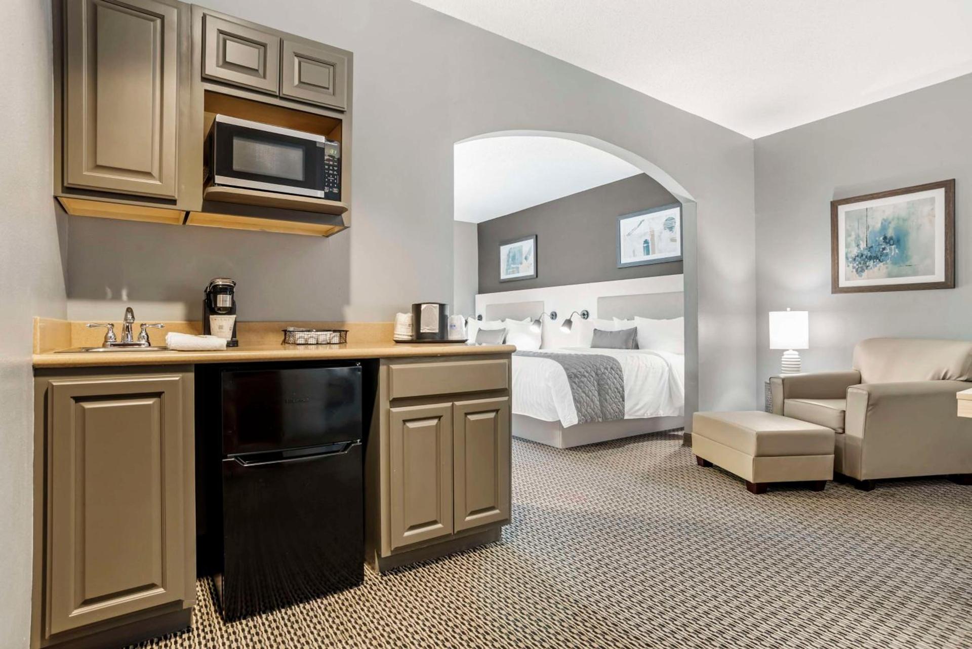 Best Western Plus Two Rivers Hotel & Suites photo 7
