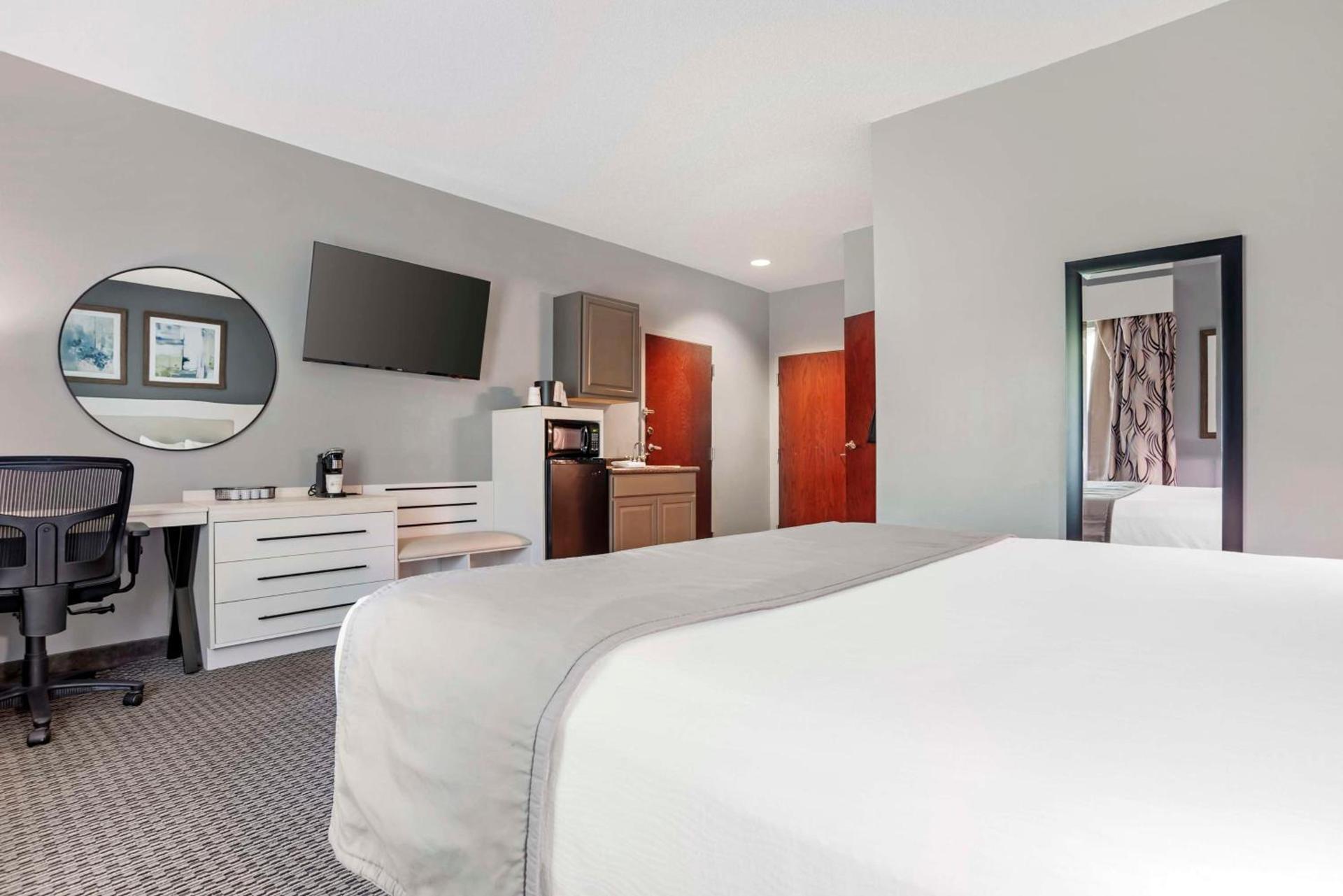 Best Western Plus Two Rivers Hotel & Suites photo 15
