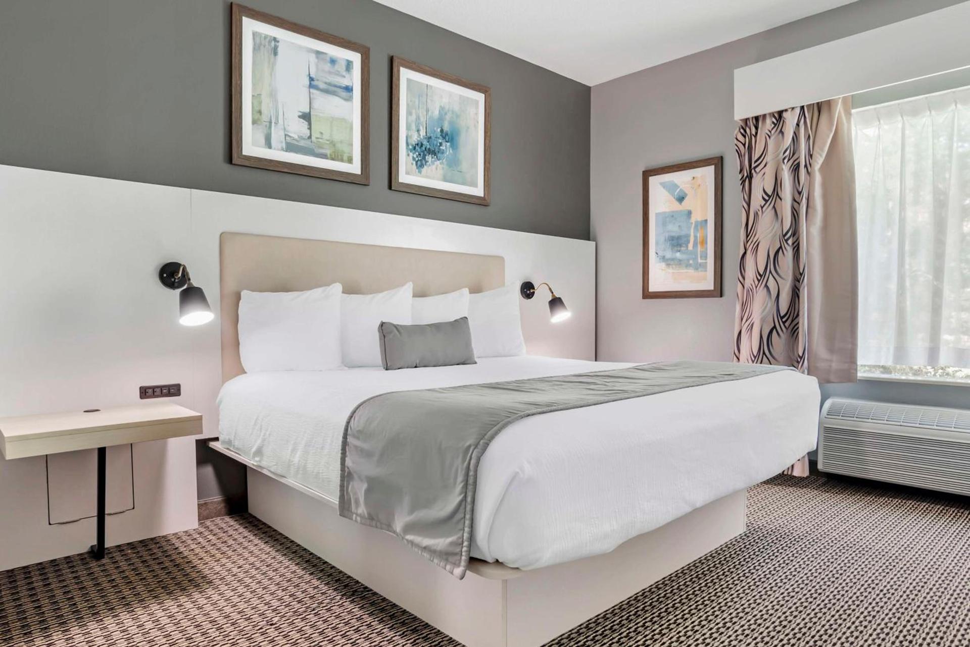 Best Western Plus Two Rivers Hotel & Suites photo 14