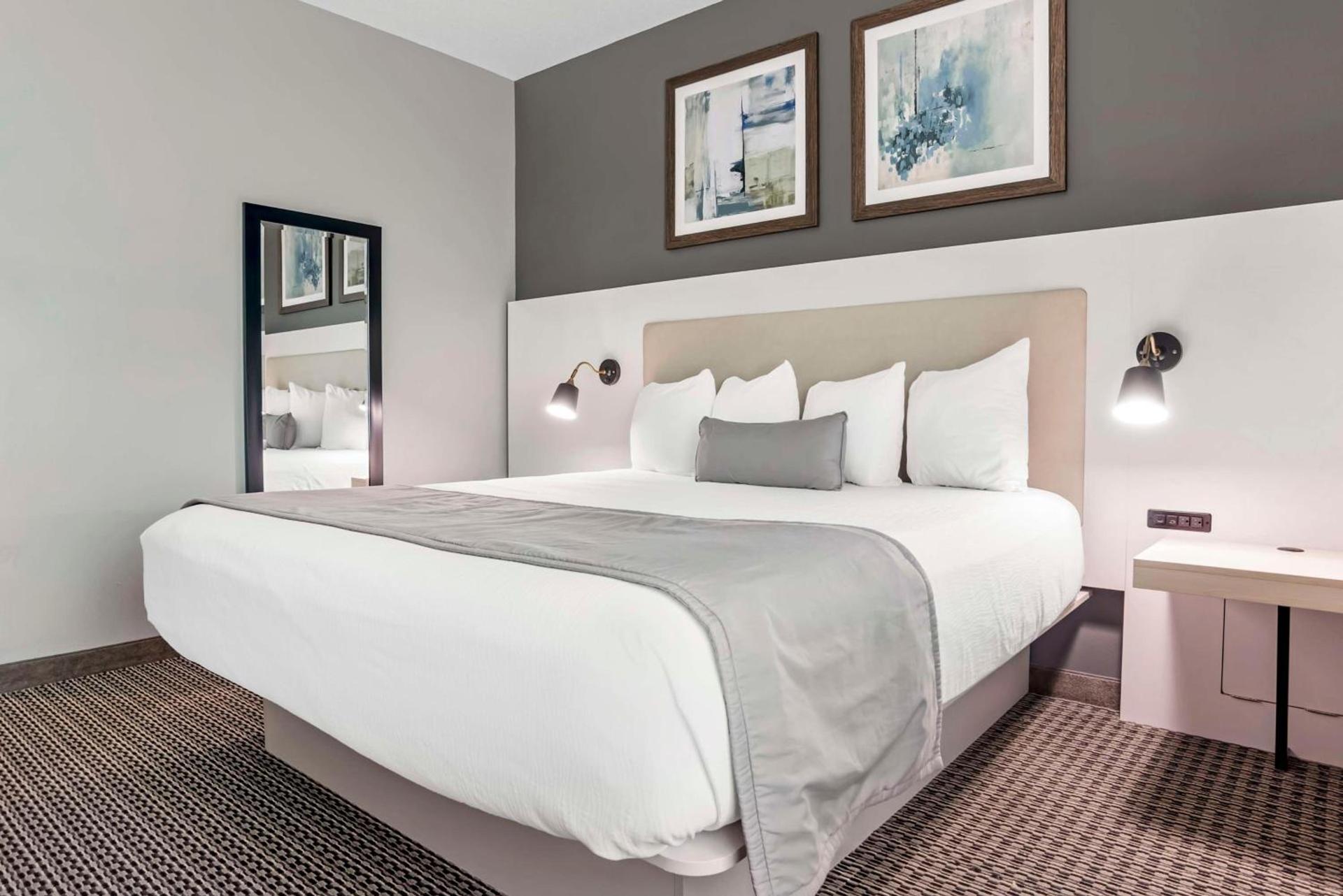 Best Western Plus Two Rivers Hotel & Suites photo 16