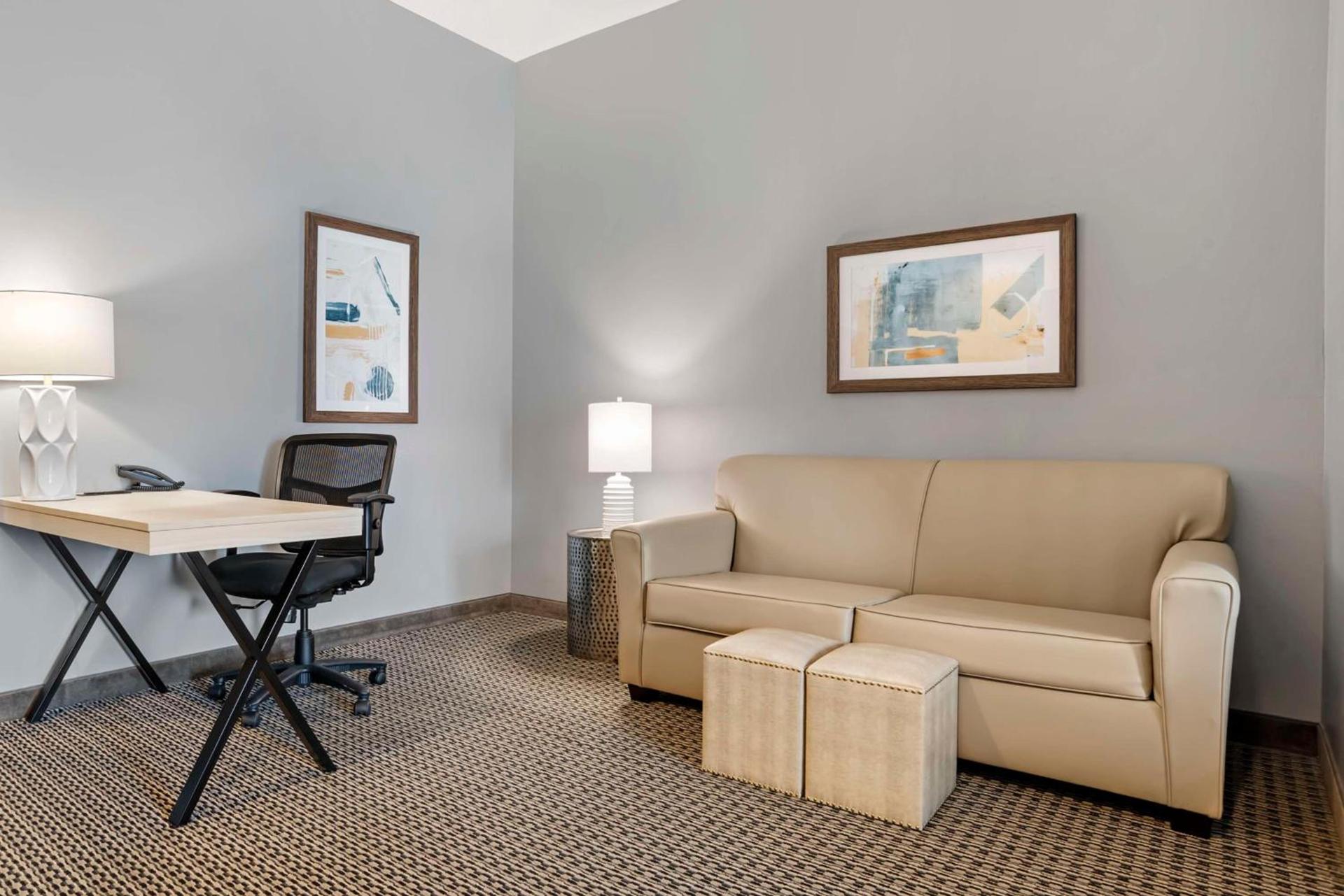 Best Western Plus Two Rivers Hotel & Suites photo 21