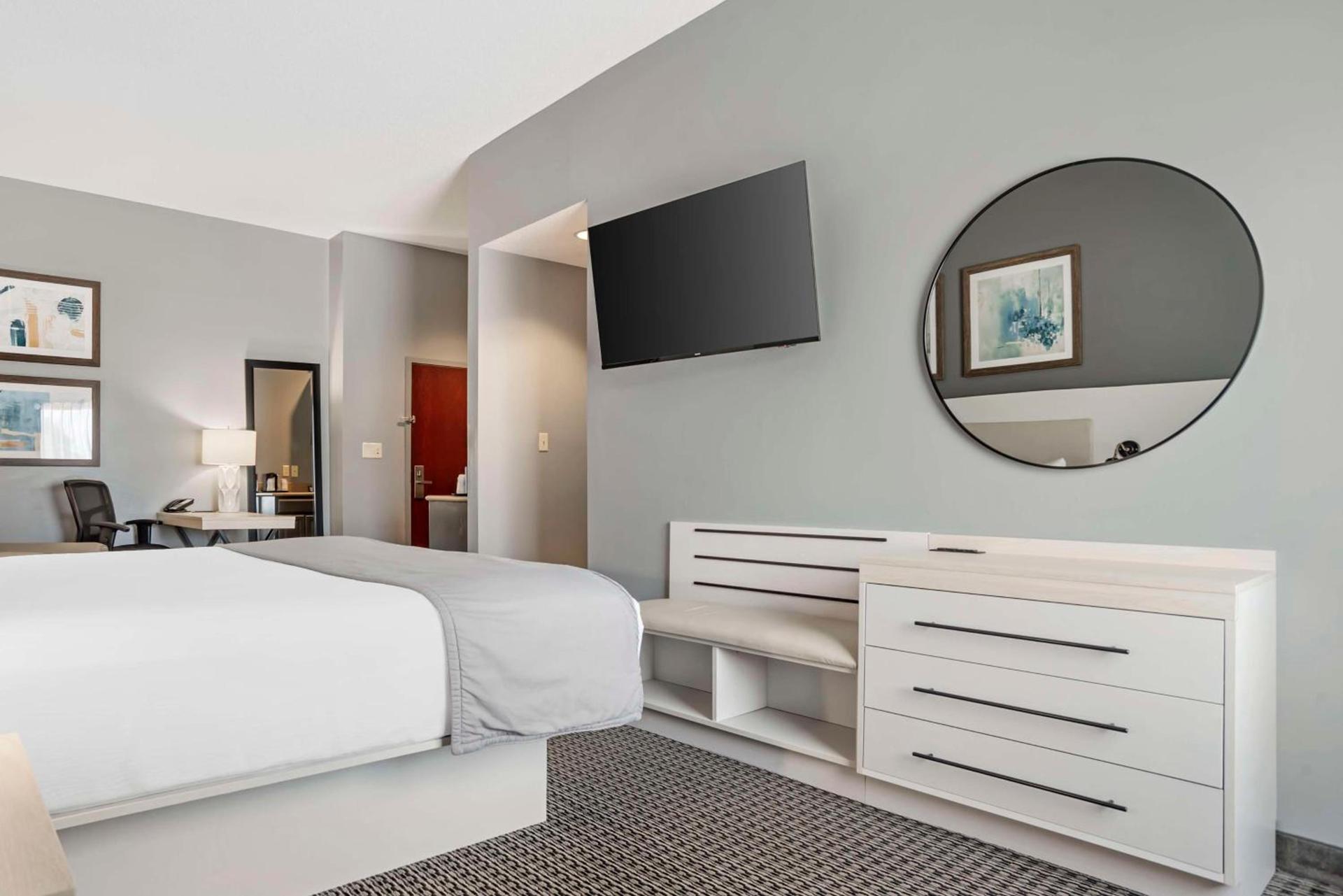 Best Western Plus Two Rivers Hotel & Suites photo 24